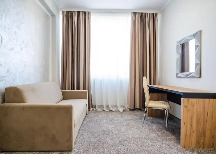 מלון Hotel City Sandanski 2*